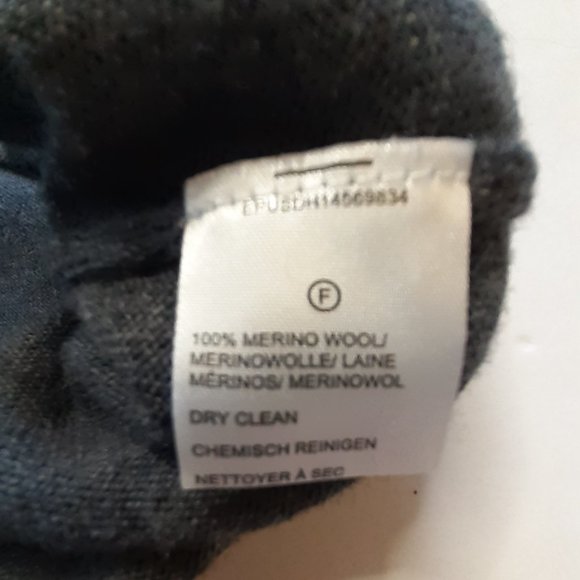 Lord and Taylor Merino wool sweater. Gray v-neck size L - Picture 5 of 6